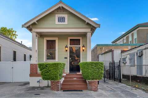 2715 Palmyra, New Orleans, LA 70119