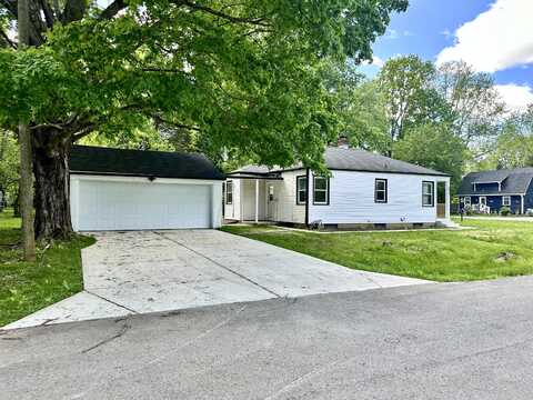 5831 Woodside Drive, Indianapolis, IN 46228