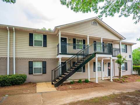 2112 Old Taylor Road, Oxford, MS 38655