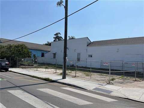 2601 BURGUNDY Street, New Orleans, LA 70117