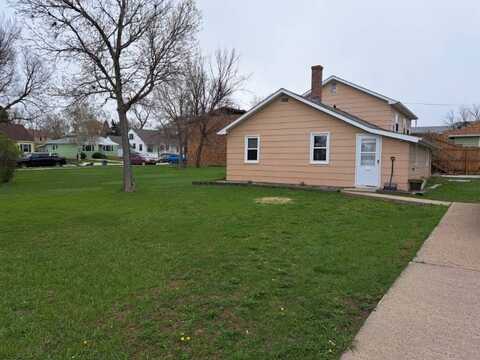 909 Chadron Avenue, Chadron, NE 69337