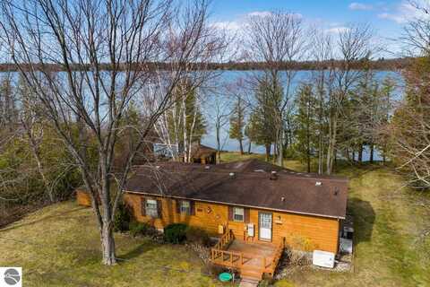 6698 Grove Street, Kewadin, MI 49648