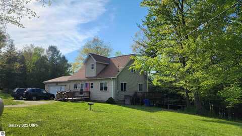 3684 Chippewa Trail, Glennie, MI 48737