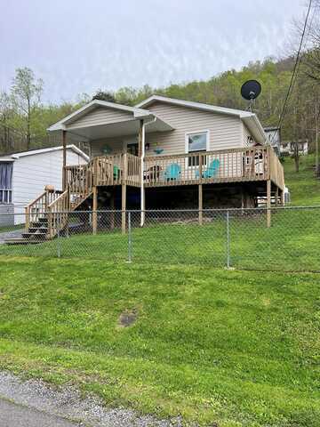 1412 TERRACE DRIVE, HINTON, WV 25951