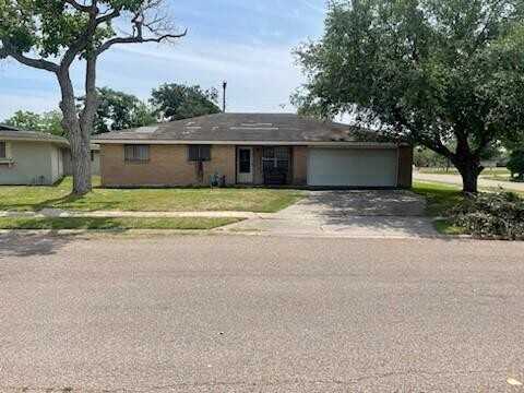 200 Mesa Dr, Robstown, TX 78380