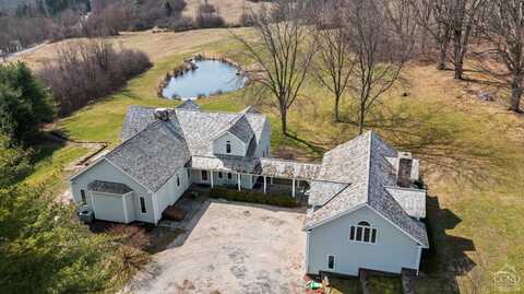 29 Reed RD, Chatham, NY 12307