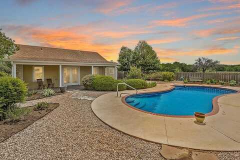 298 Gravel Lane, Fredericksburg, TX 78624