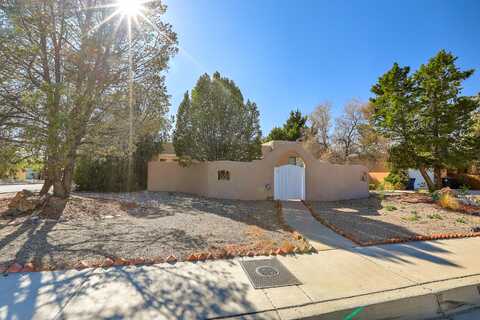 425 Hermosa Drive SE, Albuquerque, NM 87108