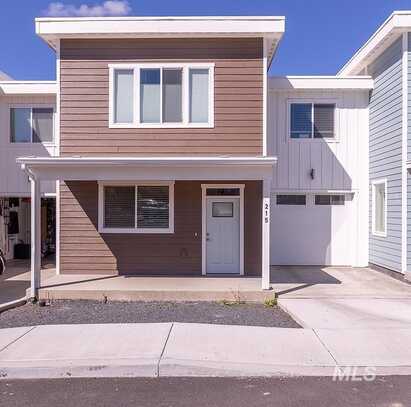 215 Wheatland Court, Moscow, ID 83843