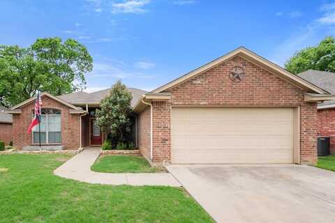 516 Oakbrook Drive, Burleson, TX 76028