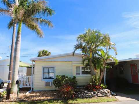 2601 Gulf Dr N, Bradenton Beach, FL 34217