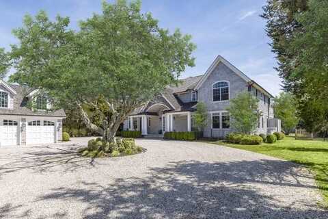 2 Skimhampton Road, East Hampton, NY 11937