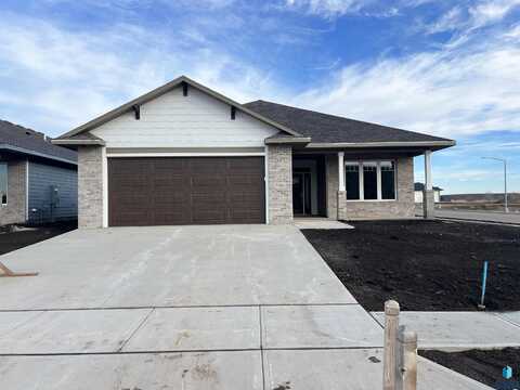 5516 E 65th St, Sioux Falls, SD 57108