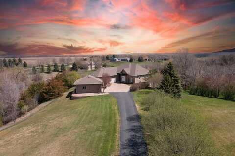 47924 Copperwood Ct, Harrisburg, SD 57032