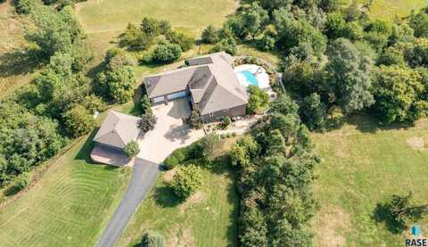 47924 Copperwood Ct, Harrisburg, SD 57032