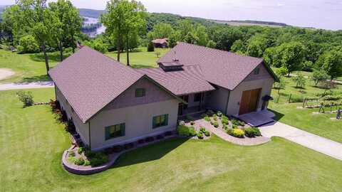 2218 Harpers Highlands Lane, Harpers Ferry, IA 52146