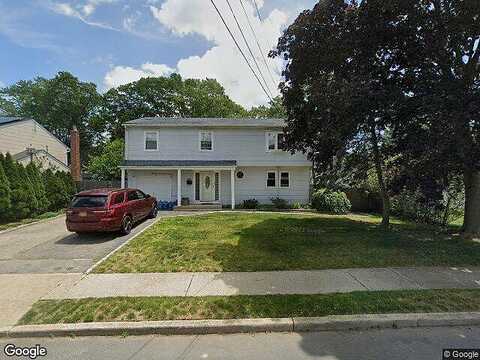 Broadway, ISLIP, NY 11751