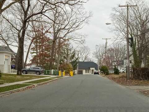 Forest Dr, LAKEWOOD, NJ 08701