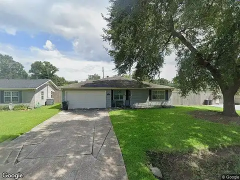 11Th, PORT NECHES, TX 77651