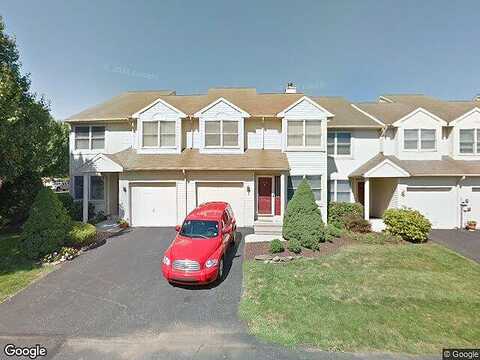 Surrey Pl, MACUNGIE, PA 18062