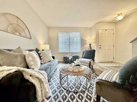 Crestview Dr Apt C, SUMMERVILLE, SC 29485