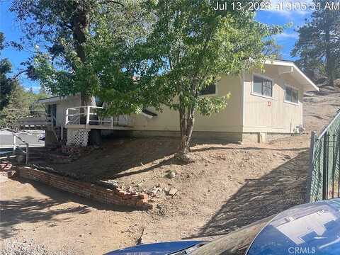 Deer Lick Ln, RUNNING SPRINGS, CA 92382