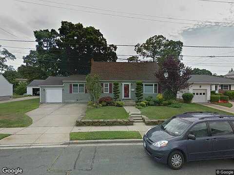 Radcliffe, FARMINGDALE, NY 11735