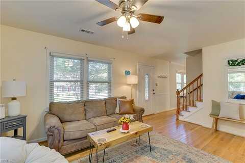 Dutchess, NEWPORT NEWS, VA 23608