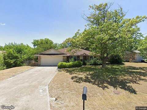 Lyndalyn, DESOTO, TX 75115