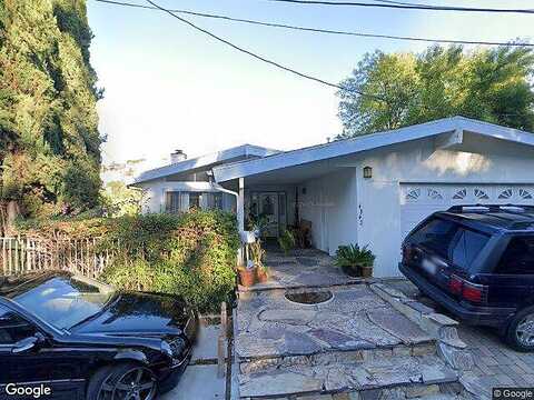 Regalo, WOODLAND HILLS, CA 91364