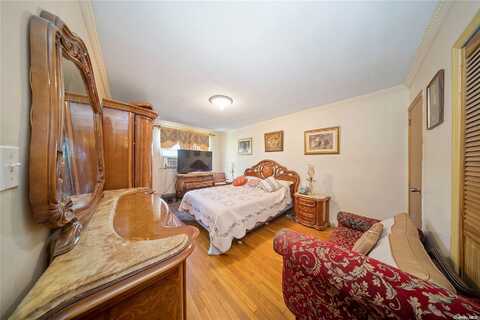 64Th, WOODSIDE, NY 11377