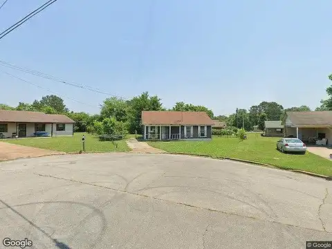 Oak, BOLIVAR, TN 38008