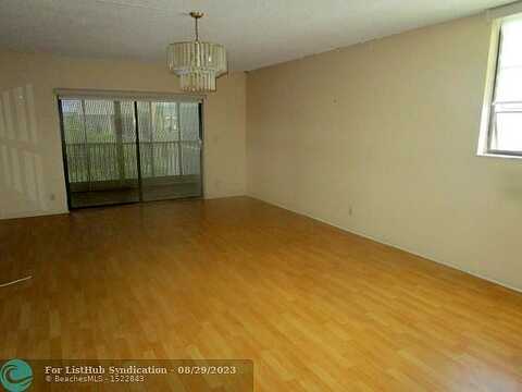 Oakland Park, LAUDERHILL, FL 33313