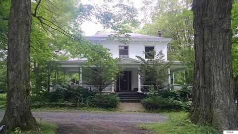 White Farm, SARATOGA SPRINGS, NY 12866