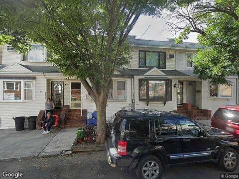 79Th, MIDDLE VILLAGE, NY 11379