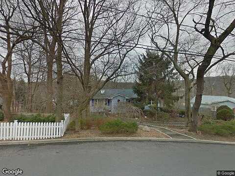 Capitol Heights, OYSTER BAY, NY 11771