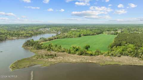 517 Queens Creek Road, Hubert, NC 28539