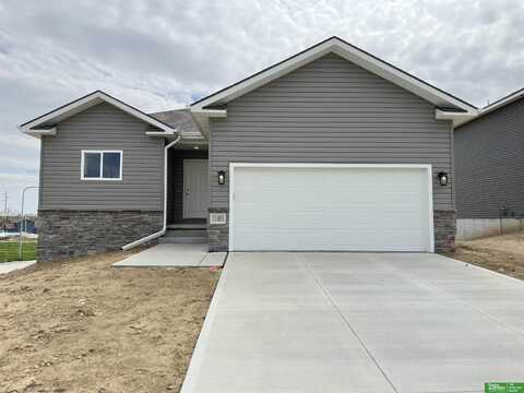 11459 Stony Point Drive, Papillion, NE 68046