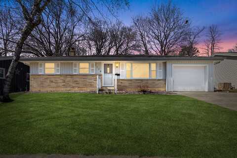1176 N 14th Ave, West Bend, WI 53090