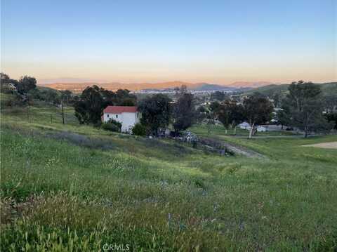 5 Nichols, Lake Elsinore, CA 92530