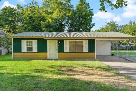 1103 W End Avenue, Clarksville, TX 75426