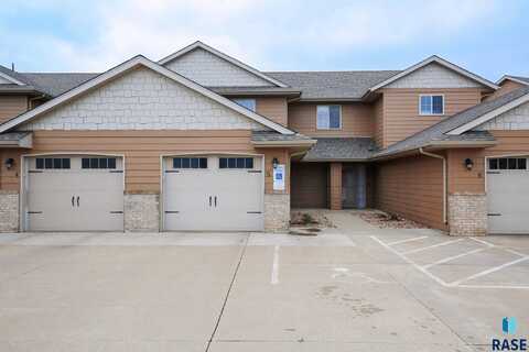 8801 W 32nd St, Sioux Falls, SD 57106