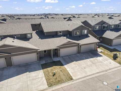 2563 E Meadowside Pl, Sioux Falls, SD 57108