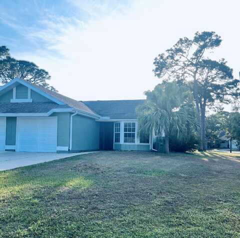 1702 SE Ryecroft Court, Port Saint Lucie, FL 34952