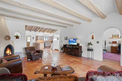 117 Paseo Nopal, Santa Fe, NM 87507