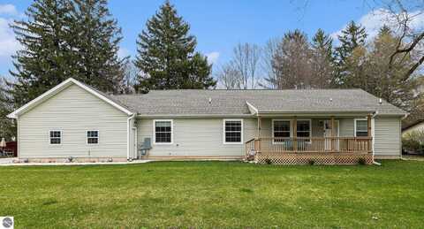 415 S 1st Street, Edmore, MI 48829