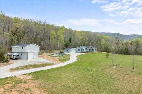 935 Bat Town Road, CRAB ORCHARD, TN 37723