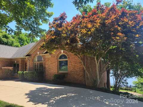 105 Pleasant Point Drive, Hickory, NC 28601