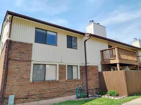 1649 SUMMER RUN CT 31, Florissant, MO 63033