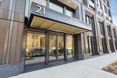 21 N May Street, Chicago, IL 60607